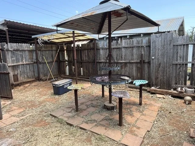 412 E 7th Street Rotan, TX 79546