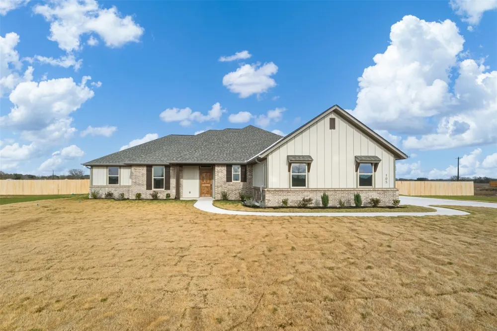105 Court Side Drive Snook, TX 77879