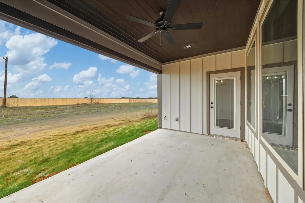 105 Court Side Drive Snook, TX 77879