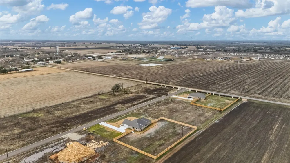 105 Court Side Drive Snook, TX 77879