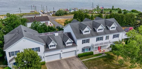 50 Ridgewood Way