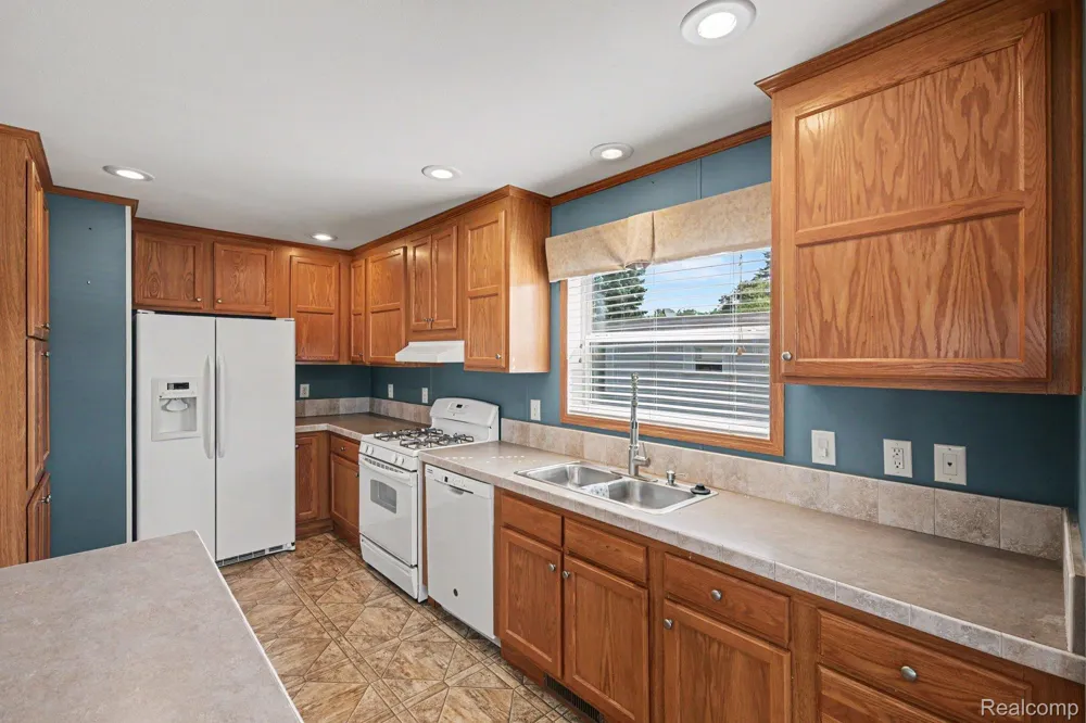 2700 Shimmons Road #177 Auburn Hills City, MI 48326