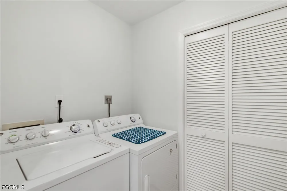 Hickory Hill Court #524 Fort Myers, FL 33912