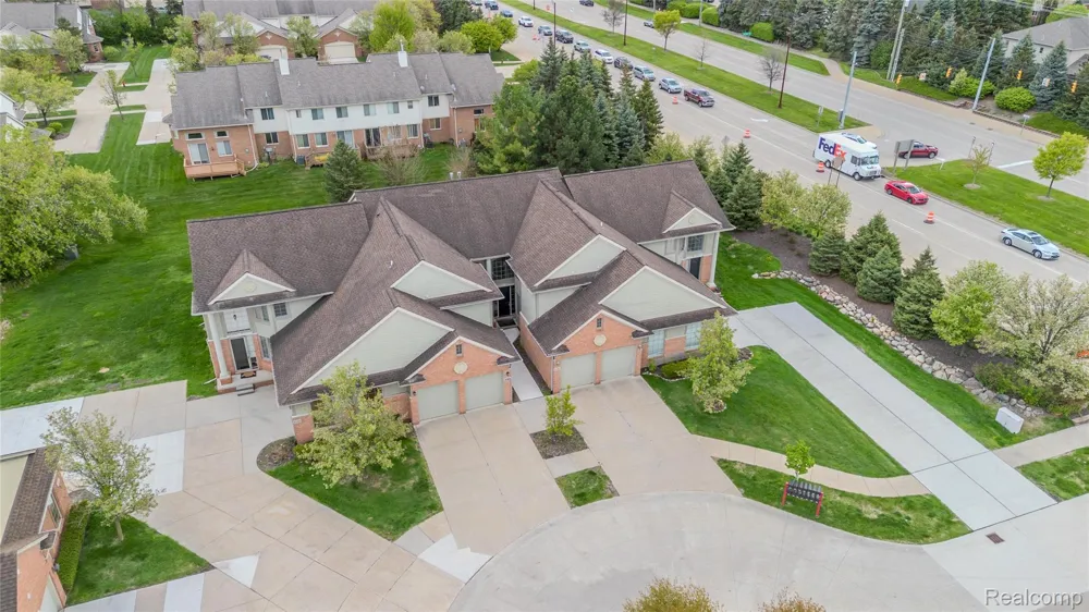 1030 Lorenzo Court Troy City, MI 48085