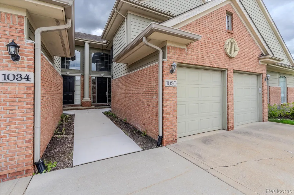 1030 Lorenzo Court Troy City, MI 48085