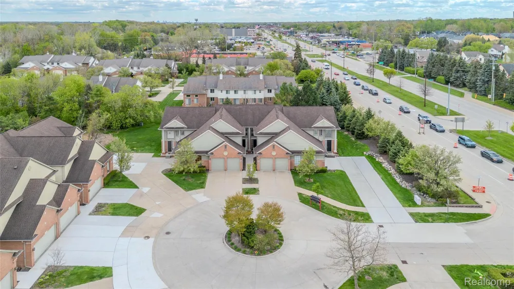 1030 Lorenzo Court Troy City, MI 48085
