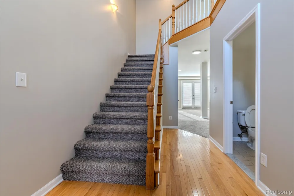 1030 Lorenzo Court Troy City, MI 48085