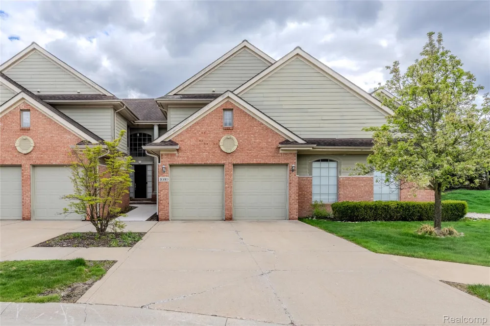 1030 Lorenzo Court Troy City, MI 48085