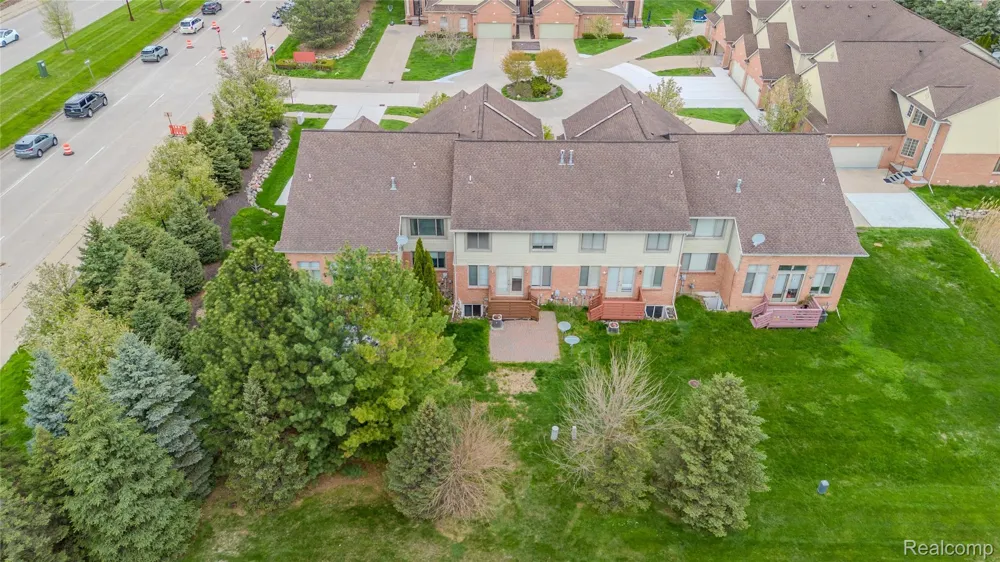 1030 Lorenzo Court Troy City, MI 48085