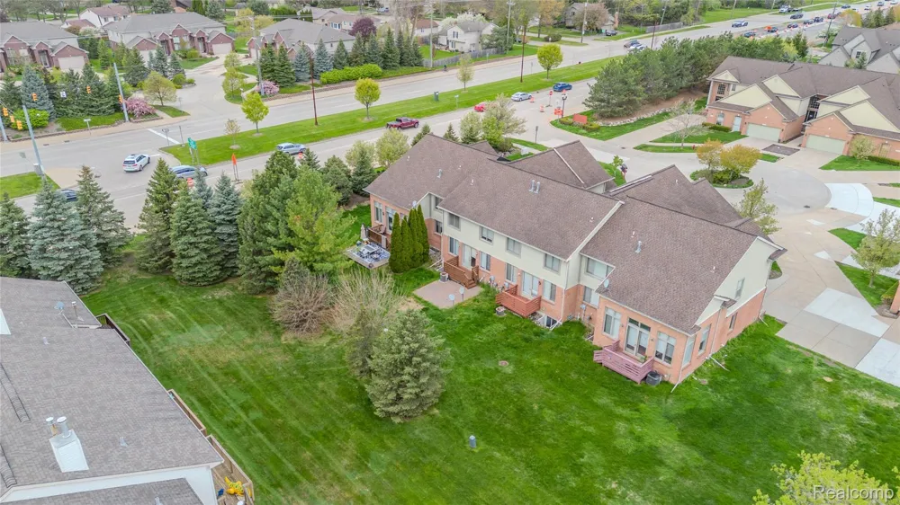 1030 Lorenzo Court Troy City, MI 48085