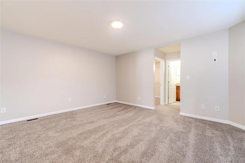 1030 Lorenzo Court Troy City, MI 48085