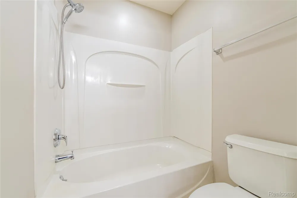 1030 Lorenzo Court Troy City, MI 48085