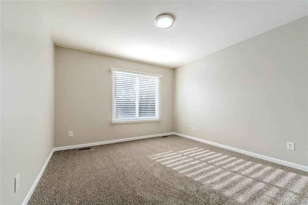 1030 Lorenzo Court Troy City, MI 48085