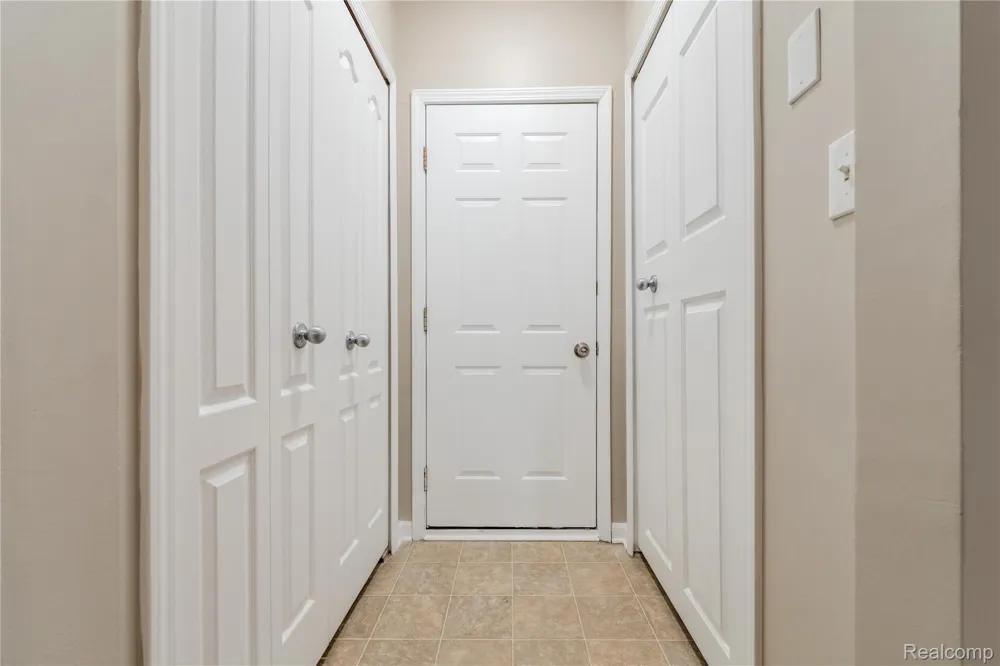 1030 Lorenzo Court Troy City, MI 48085