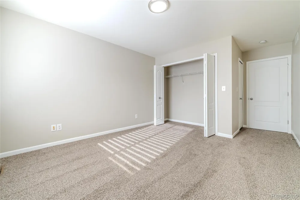 1030 Lorenzo Court Troy City, MI 48085