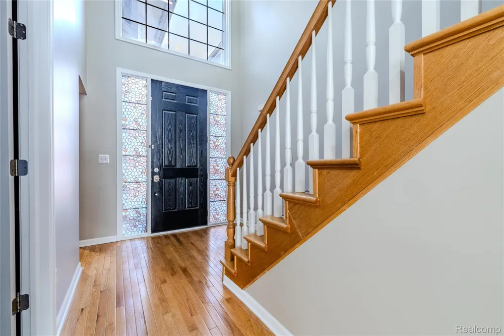 1030 Lorenzo Court Troy City, MI 48085