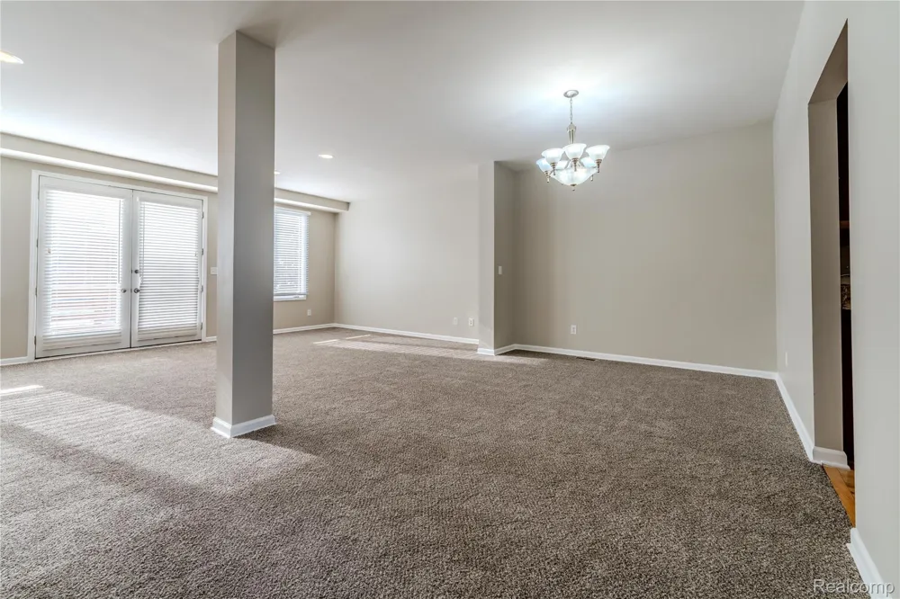 1030 Lorenzo Court Troy City, MI 48085