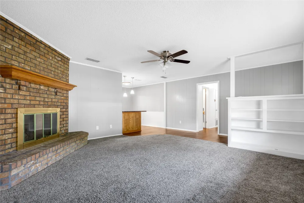1609 Robin Street Mineola, TX 75773