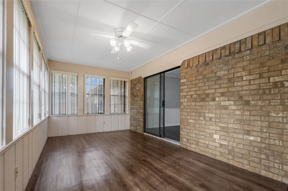 1609 Robin Street Mineola, TX 75773