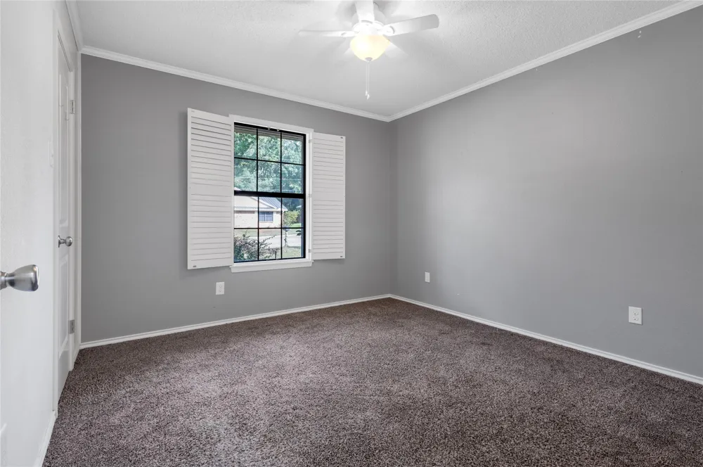 1609 Robin Street Mineola, TX 75773