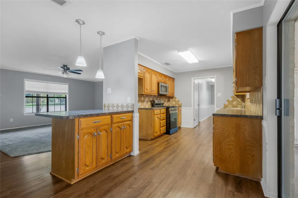 1609 Robin Street Mineola, TX 75773