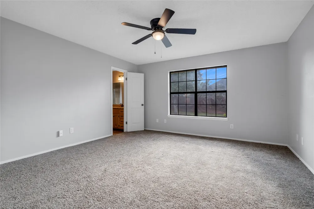 1609 Robin Street Mineola, TX 75773