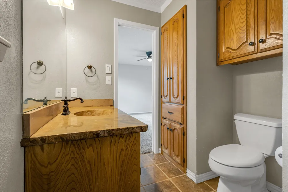 1609 Robin Street Mineola, TX 75773