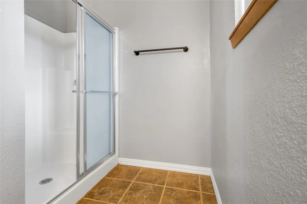1609 Robin Street Mineola, TX 75773