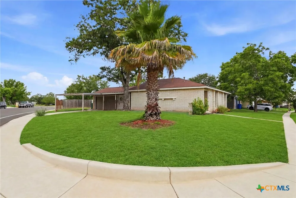 7702 Pipers Swan Street San Antonio, TX 78251