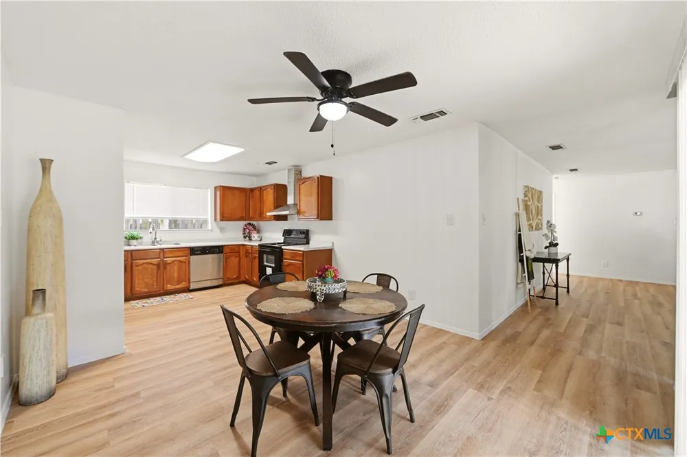 7702 Pipers Swan Street San Antonio, TX 78251