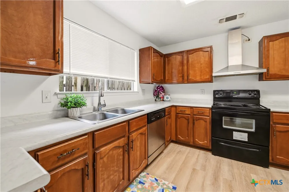 7702 Pipers Swan Street San Antonio, TX 78251