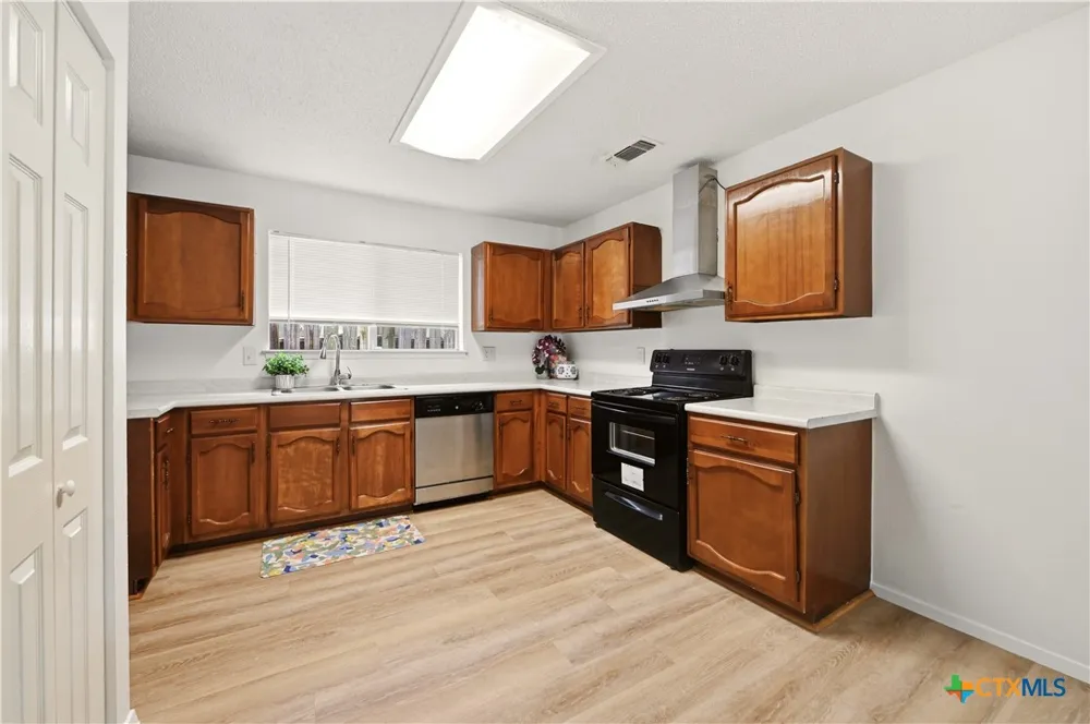 7702 Pipers Swan Street San Antonio, TX 78251