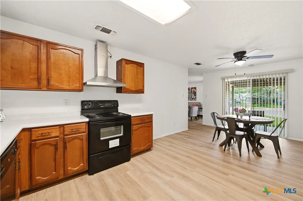 7702 Pipers Swan Street San Antonio, TX 78251