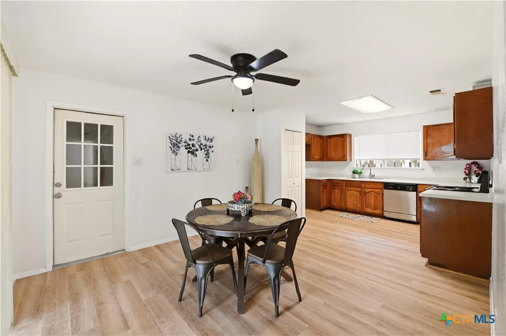 7702 Pipers Swan Street San Antonio, TX 78251