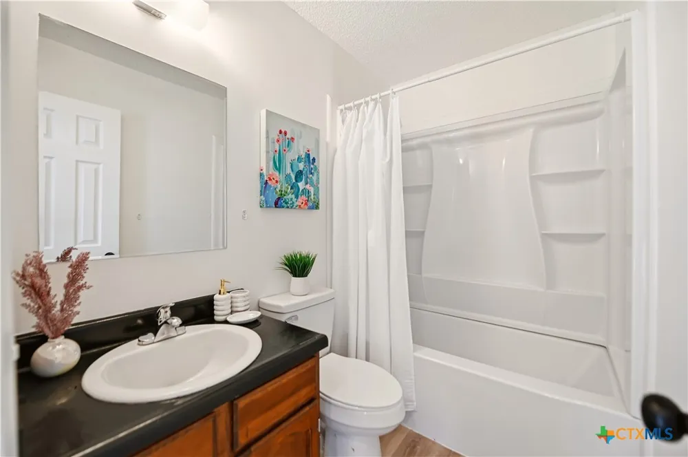 7702 Pipers Swan Street San Antonio, TX 78251
