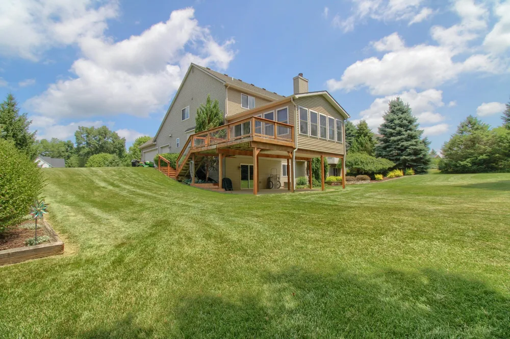 6833 Meadows Pass Webster Township, MI 48130