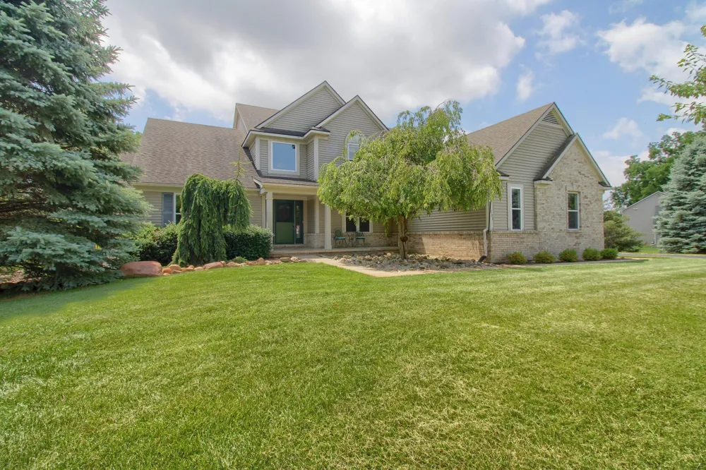 6833 Meadows Pass Webster Township, MI 48130