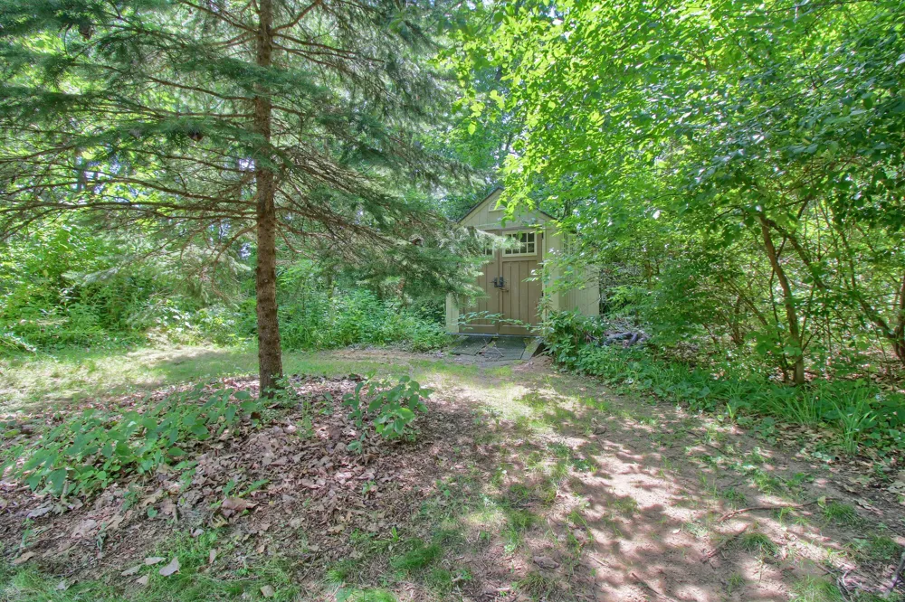 6833 Meadows Pass Webster Township, MI 48130