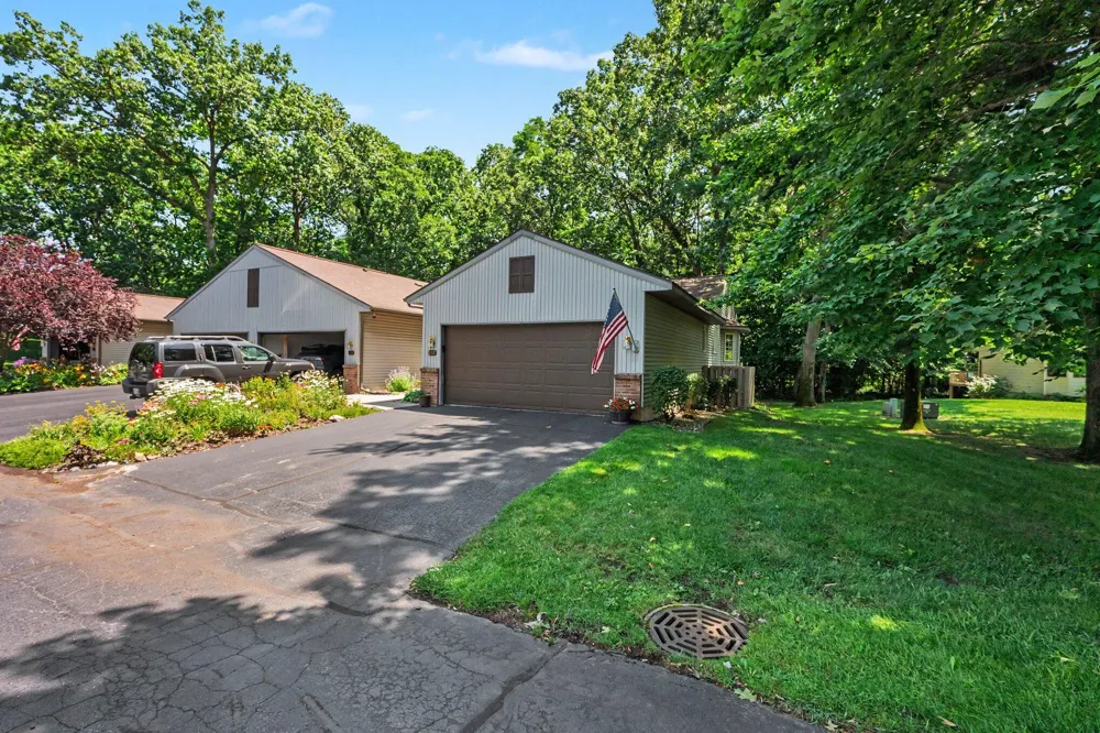 832 Highbanks Drive #19 Allegan City, MI 49010