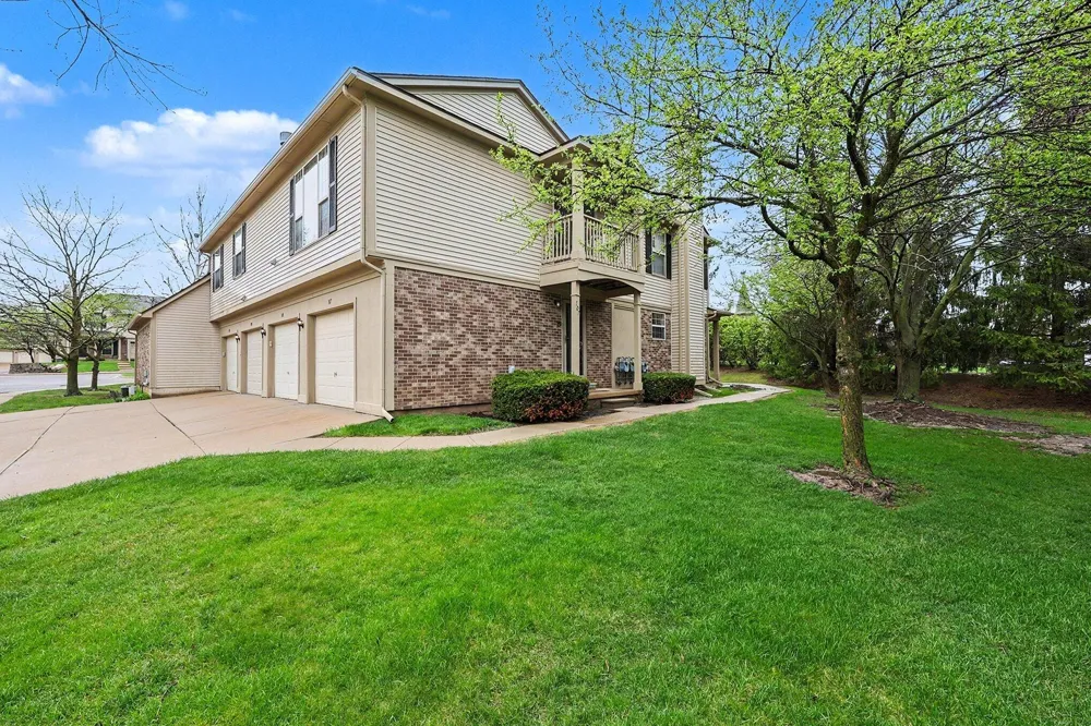 107 Commons Circle Saline City, MI 48176