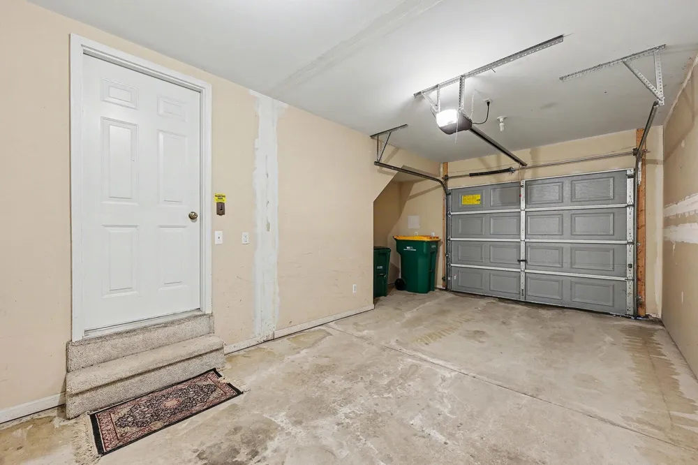 107 Commons Circle Saline City, MI 48176