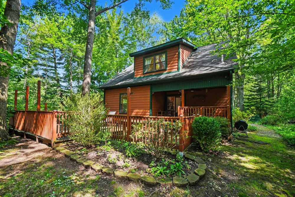 13189 Three Oaks Road Sawyer, MI 49125