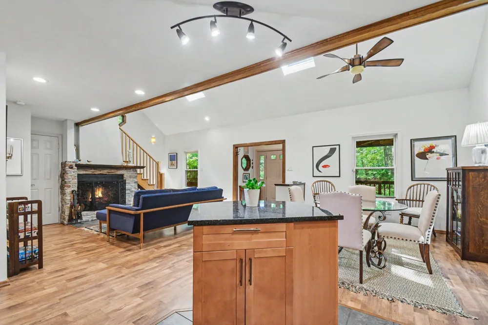 13189 Three Oaks Road Sawyer, MI 49125