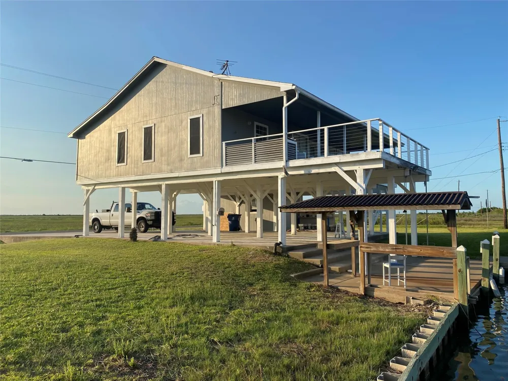 125 Marlin Lane Freeport, TX 77541