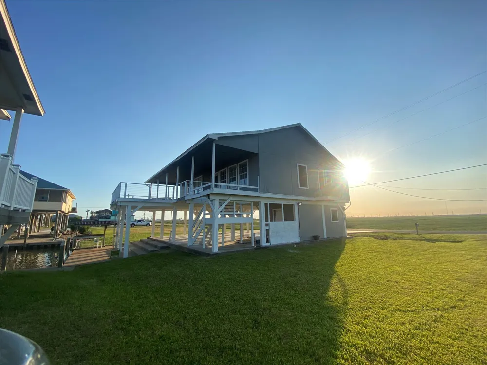125 Marlin Lane Freeport, TX 77541