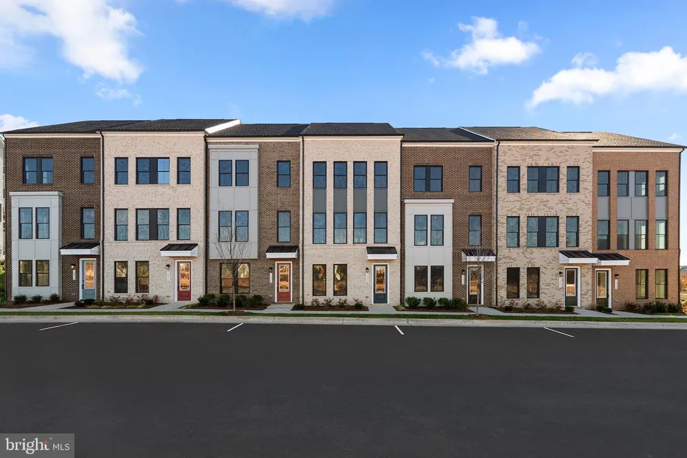 2 AVIATION PLACE #TALLY 20-R2-RT Herndon, VA 20171