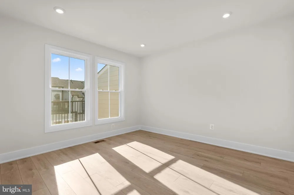 2 AVIATION PLACE #TALLY 20-R2-RT Herndon, VA 20171