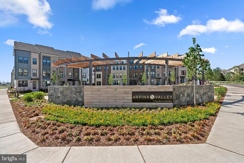 2 AVIATION PLACE #TALLY 20-R2-RT Herndon, VA 20171