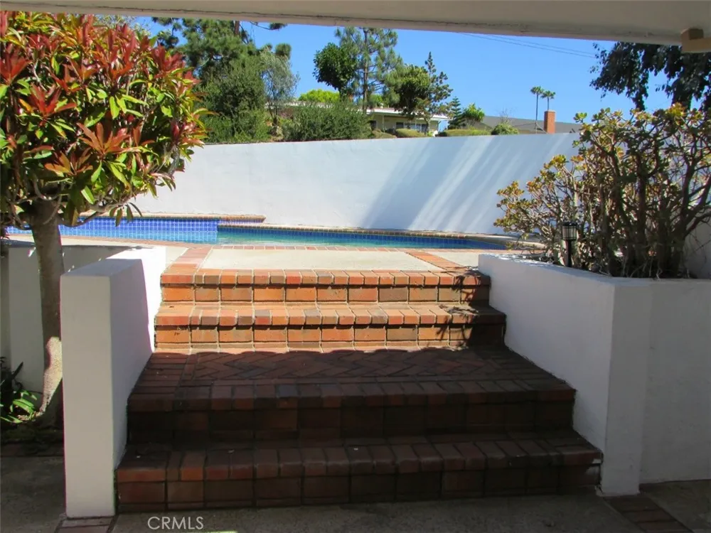 1456 Via Coronel Palos Verdes Estates, CA 90274