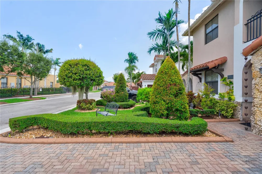 1016 NW 99th Psge #1016 Miami, FL 33172
